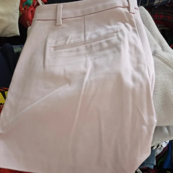 Banana Republic Soft Pink Women's Shorts - Picture 3 of 3